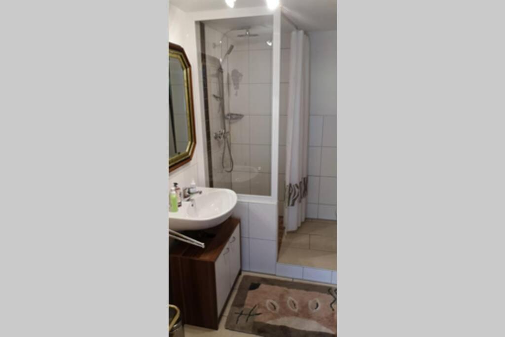 Ruhige Ferienwohnung Inklusive Garten Souterrain - Neu Renoviert Lachen 外观 照片